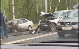 Аварийные выходные продолжаются: тройное ДТП в Ярославле