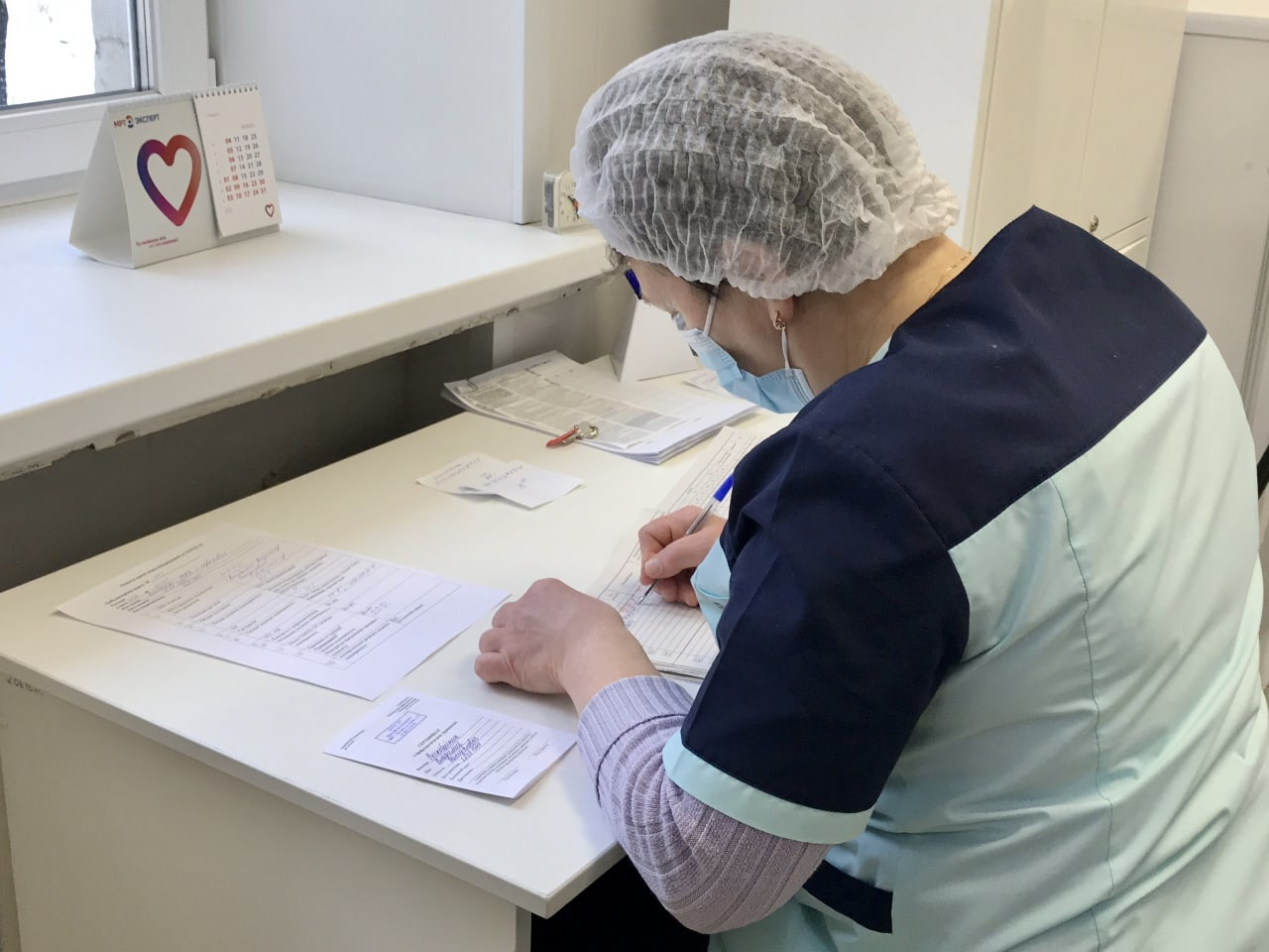 Череда смертей от ковида: третья вакцина поступила в Ярославскую область