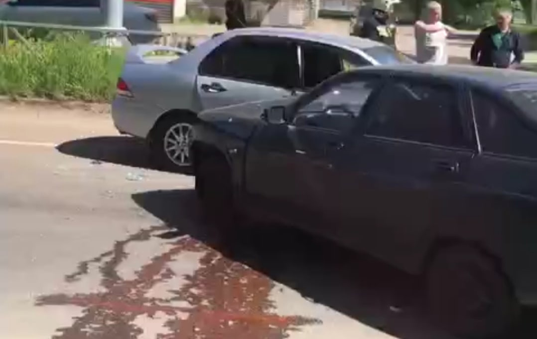 2 пожарные машины и груда покорёженного металла: в Ярославле произошло ДТП