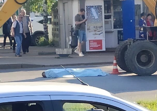 «Труп под экскаватором»: полиция сообщила подробности смертельного ДТП