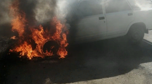Кабину объяло пламенем: в Ярославле дотла сгорел легковой авто