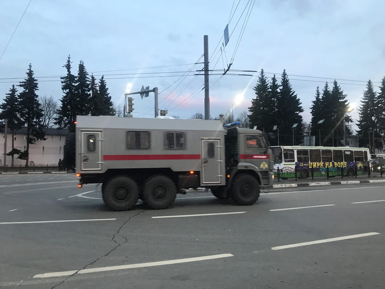 Первые задержания в Данилове: причастных к поджогам вылавливают по одному