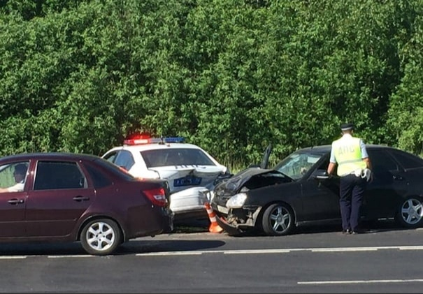 «Вызывать не нужно»: в Ярославле сотрудники ДПС не поделили дорогу с ярославцем