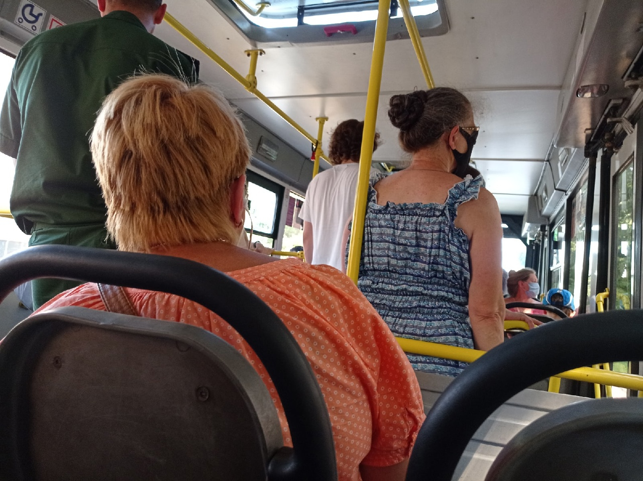 "Заплатил за одну поездку три раза": ярославцы жалуются на прожорливые терминалы в автобусах