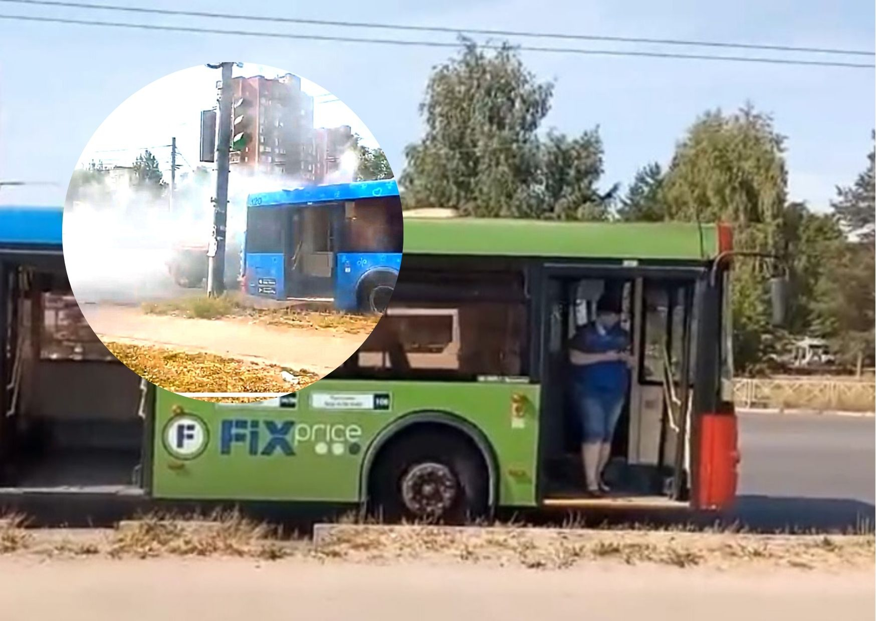 Густой дым заполонил дорогу: в Брагино загорелся пассажирский автобус. Видео