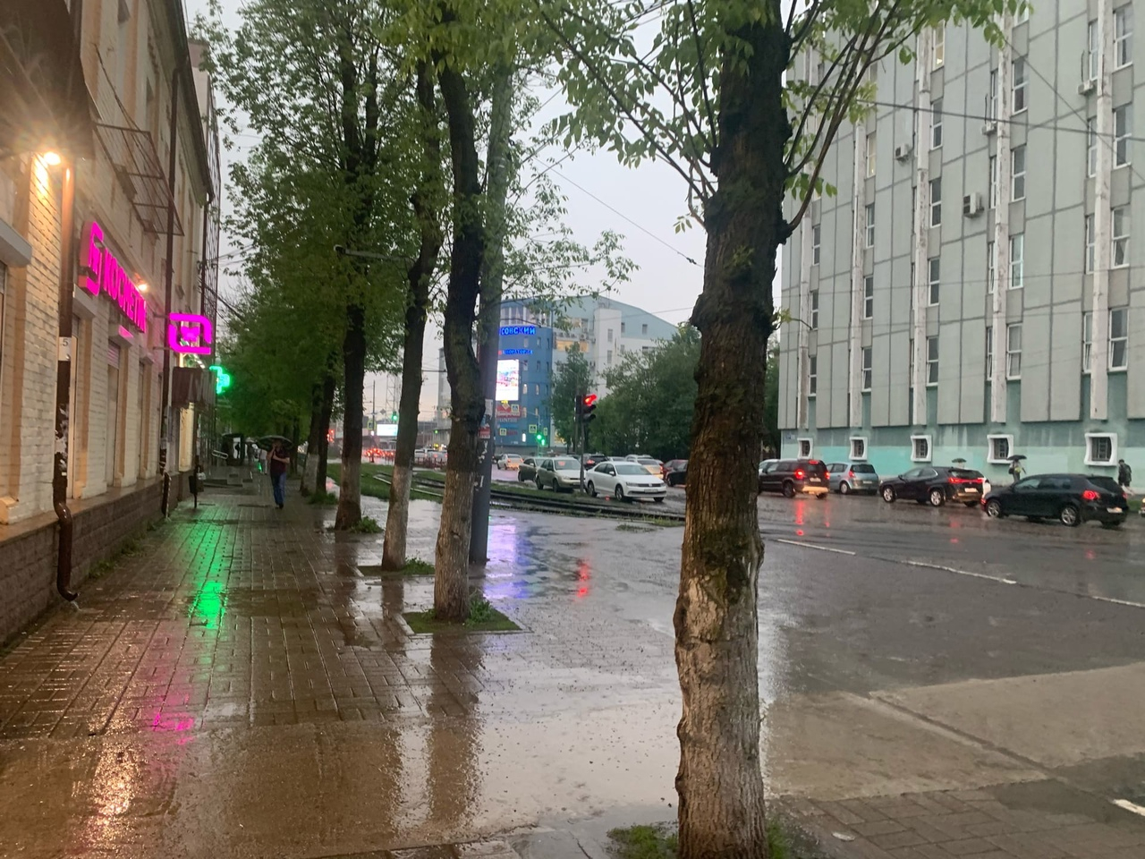 Будут слетать крыши: экстренное предупреждение от МЧС в Ярославле