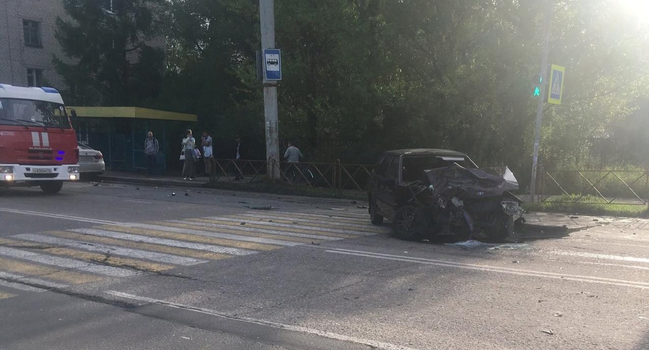 От удара снесло полкабины: подробности жесткой аварии под Ярославлем