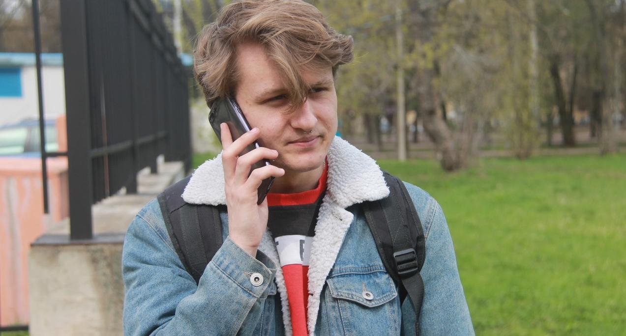 «Это паранойя»: россияне рассказали, как за ними следят гаджеты 