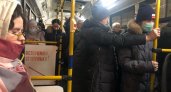 «Морозильная камера»: ярославцы часами ждут на остановках обледенелые автобусы