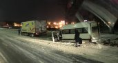 Оторвало колеса: в Ярославле микроавтобус с людьми попал в аварию