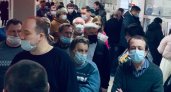 Больные ярославцы часами стоят в очередях, чтобы попасть к врачу на прием