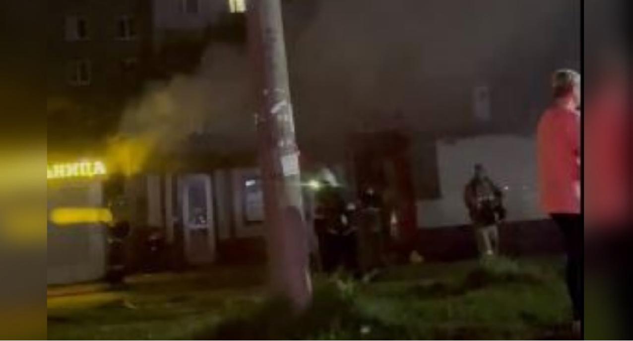 Толпа спасателей бежала к месту: подробности ночного пожара Заволгой