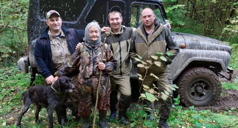 Ее спасла бутылочка воды: 81-летняя бабуля три дня выживала в лесу