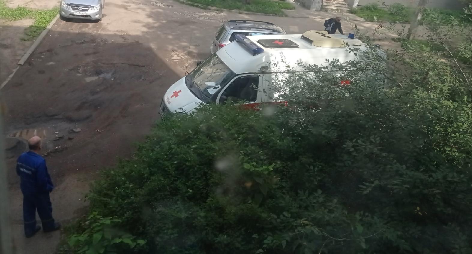 "Крови-то было": иномарка насмерть сбила женщину в Ярославской области