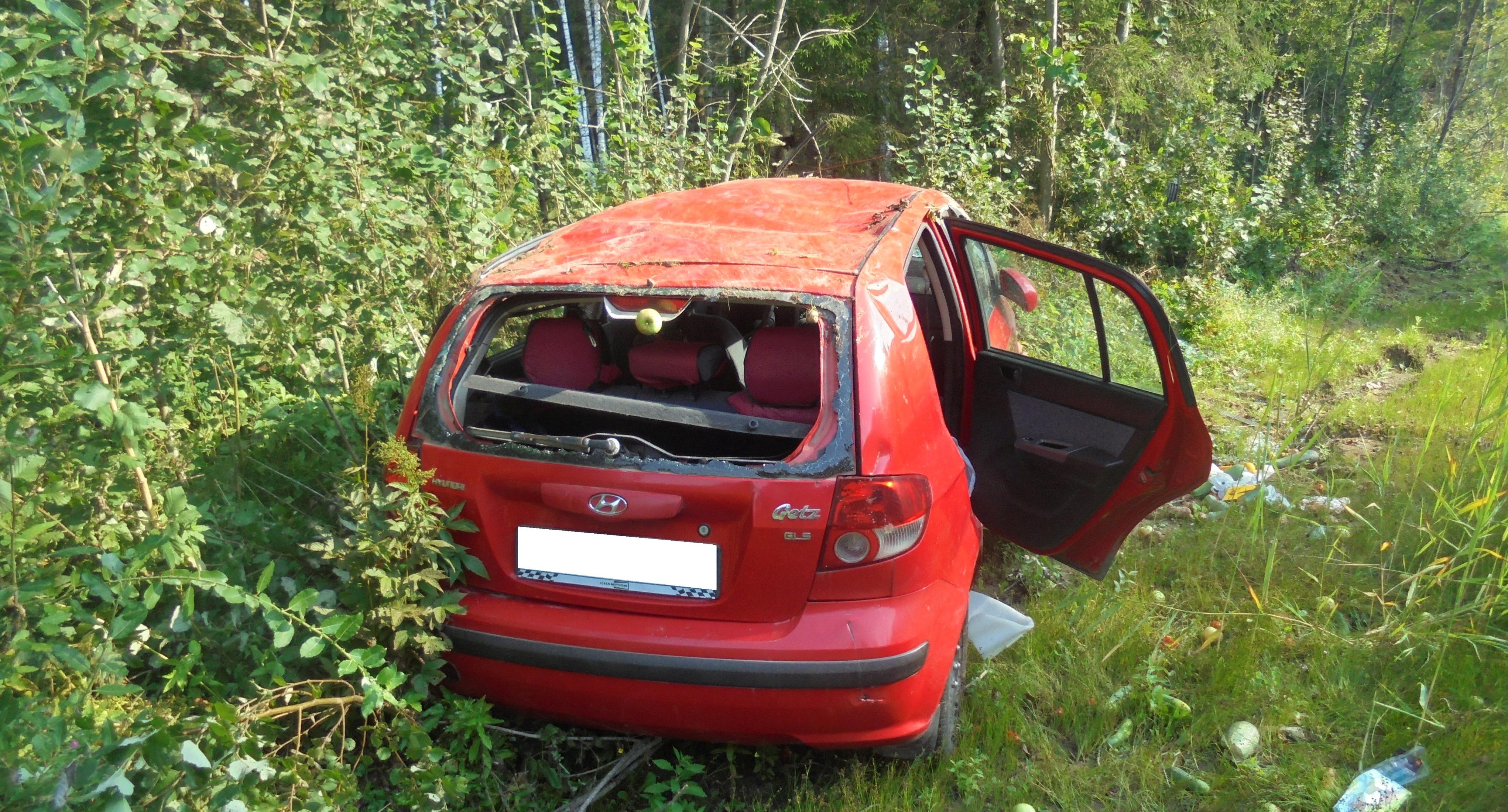 Куски машины отваливались на ходу: в аварии под Ярославлем покалечился водитель .