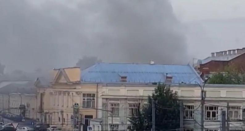  "Пахнет даже у Гиганта": серьезный пожар на Кирова. Видео