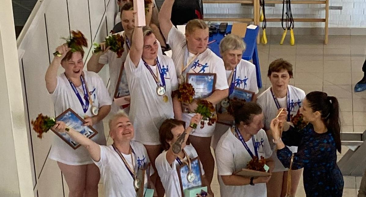 Мама! Давай!: в Ярославле прошли первые соревнования по плаванию среди женщин с онкологией