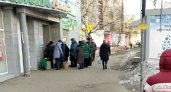 "Бежали к паллетам с сахаром": обезумевшие ярославцы до открытия магазина стоят в очередях