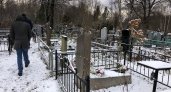 «Могилы ушли под воду»: в Ярославле затопило целое кладбище