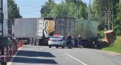 «Растащат уже к вечеру»: под Переславлем ДТП с фурами парализовало движение