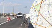 Движение на Октябрьском мосту в Ярославле парализовано из-за ДТП
