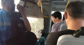 «Сейчас вылетишь»: в Ярославле кондуктор выгнал студенток из-за отказа платить картой