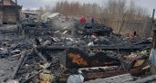 "Сгорело всё": многодетные ярославцы остались без дома из-за страшного пожара