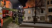 Крупный пожар охватил дом в центре Ярославля