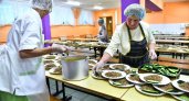 Общественники просят мэра Ярославля разобраться с конкурсами на поставку питания