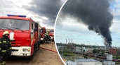 В Ярославле с пожаром на складском помещении борются больше 70 человек