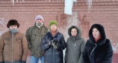 "Трубы рвет по всему дому": жители центра Ярославля две недели живут в коммунальной аварии