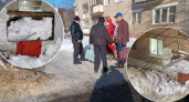 Из-за нечищенного снега в Ярославле обломился козырек у подъезда