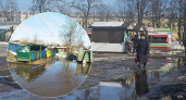 Чтобы выкинуть мусор, нужно доплыть: ярославцы в ужасе от огромной лужи талой воды