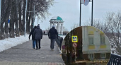 В Ярославле на женщину с ребенком рухнула ледяная глыба