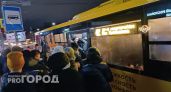 "Давка, адовая духота и пробка": ярославцы пожаловались на 30 градусов в автобусах
