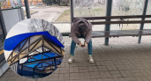 "Крыша встает ребром": ярославцы жалуются на хлипкие остановки в городе