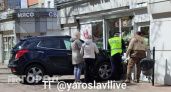 Водитель протаранил магазин цветов в Ярославле 