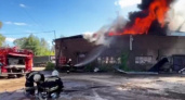 В Ярославской области загорелся ангар с запчастями