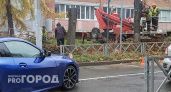 Ярославцев разгневал спил деревьев в центре города: "Срубили живые деревья, а аварийные так и стоят"