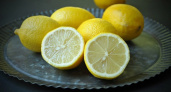 Спелые лимоны давно не едим: Покупаем их килограммами и в морозильник, вот зачем — эффект поражает