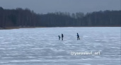 Ярославцы проверяют лед на прочность на Пруссовских карьерах  