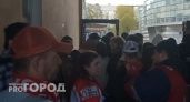 Во время матча Локомотива ярославцев не пускали во двор казарм