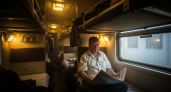 Кошмар на рельсах: как выжить в китайском поезде с тремя полками, дыркой в полу и сотней курильщиков