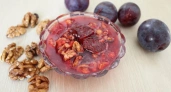 Варенье из слив с грецкими орехами: старинный рецепт, который превращает обычные заготовки в деликатес
