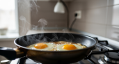 Забытый секрет идеальной яичницы: чем жарили наши бабушки вместо масла и сала