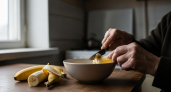 Завтрак как из Pinterest: трюк с йогуртом и бананом за 5 минут, который спасет любое утро 