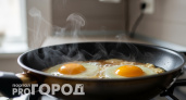 Почему нельзя жарить яйца на подсолнечном масле: это очень опасно 