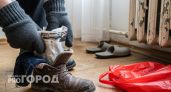 Копеечная газета в сапогах греет ноги лучше термостелек за 3000 рублей — испытано на Урале