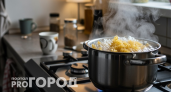 Почему нельзя выливать воду после варки макарон – хозяйки удивятся