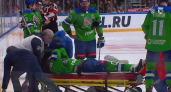 Евгения Кузнецова унесли на носилках в матче «Локомотивом»
